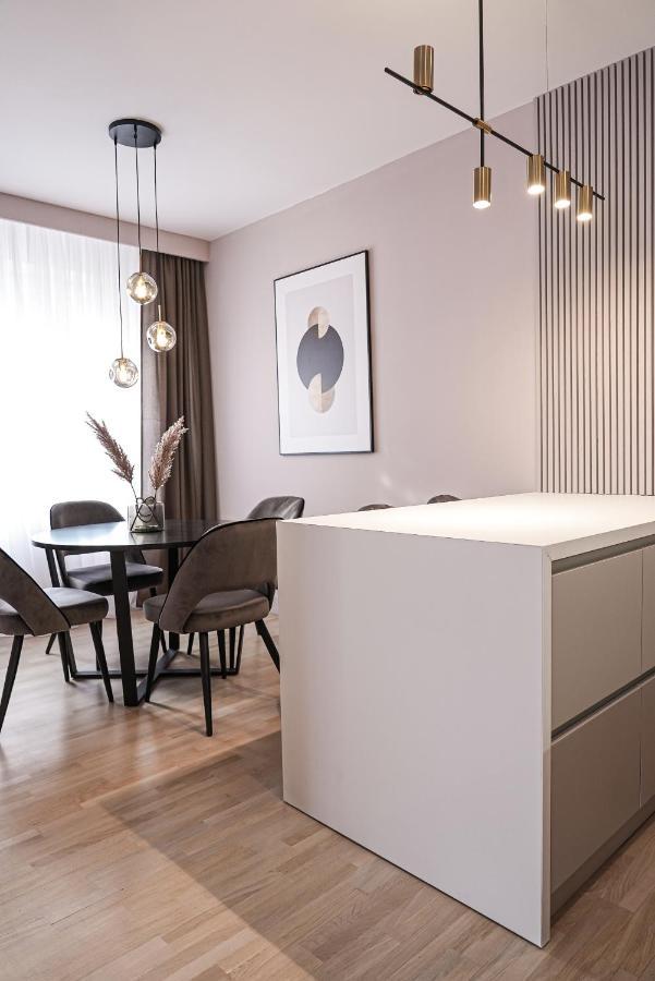 Zest Residence Kragujevac Esterno foto